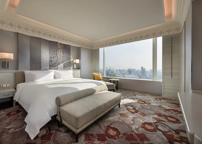 Grande Centre Point Lumphini Hotel